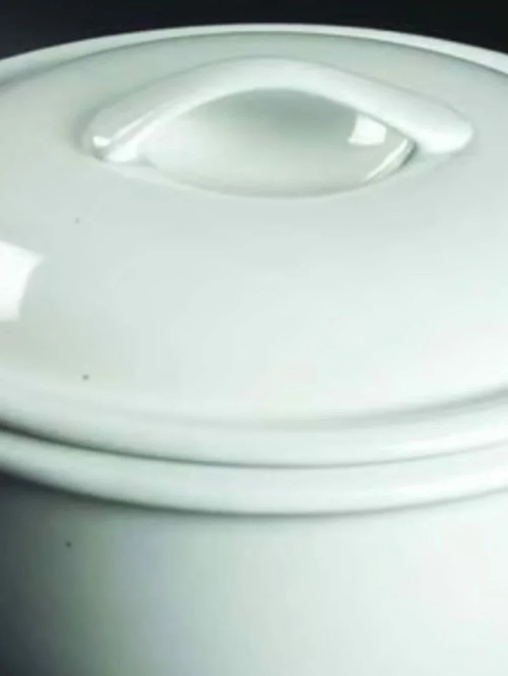 Corelle Coordinates White Covered Casserole Dish By Corning  2.5 Qt.